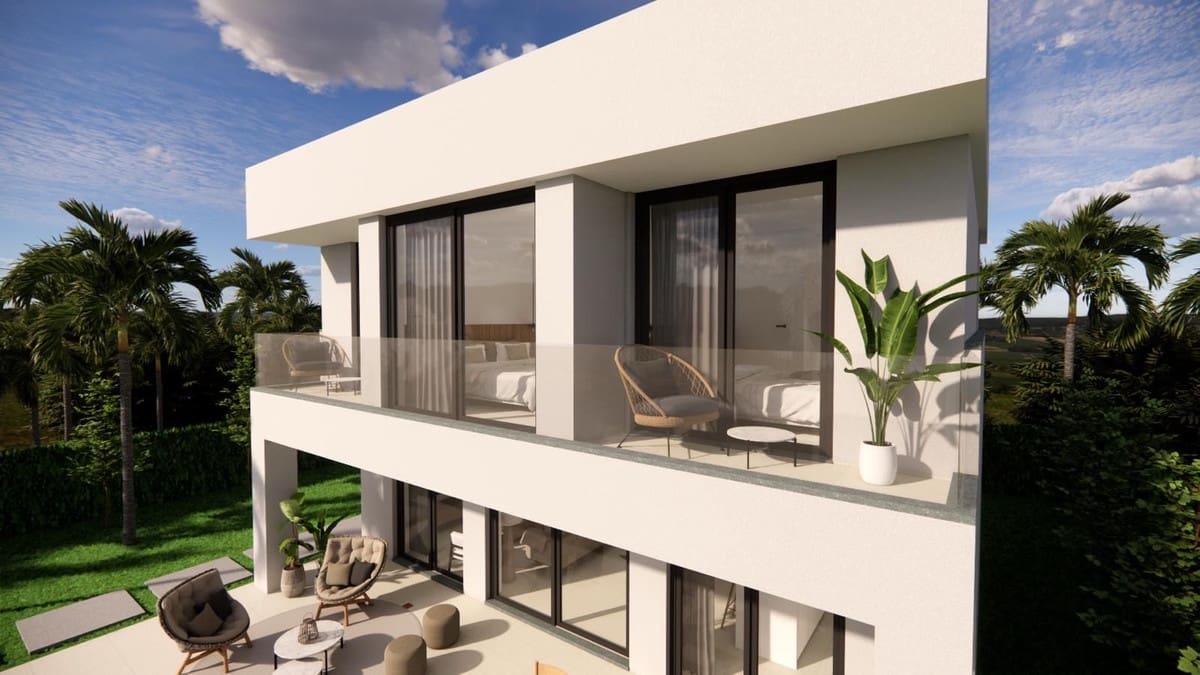 4 bedroom Villa for sale in Manilva with pool - € 1,295,000 (Ref: 9997873)