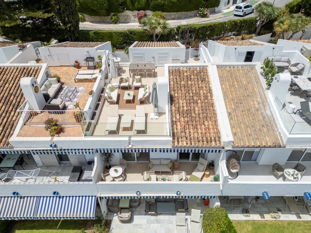 3 soveværelse Lejlighed til salg i Nueva Andalucia med swimmingpool - € 820.000 (Ref: 9999918)