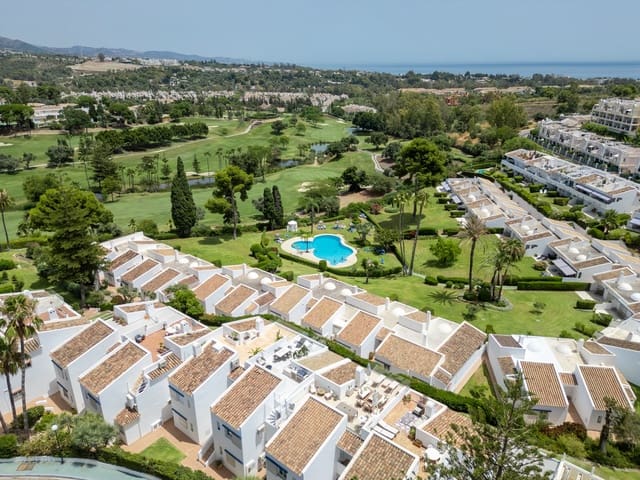 3 soveværelse Lejlighed til salg i Nueva Andalucia, Marbella med swimmingpool - € 820.000 (Ref: 9999918)