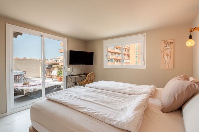 2 bedroom Apartment for sale in Los Boliches , Fuengirola - € 400,000 (Ref: 9999923)