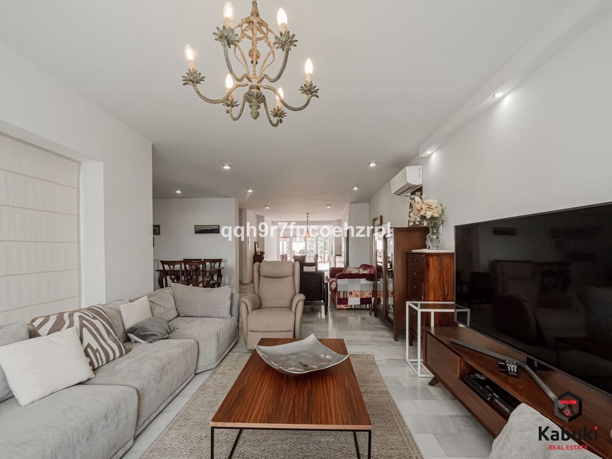 4 soverom Villa til salgs i La Reserva med svømmebasseng - € 820 000 (Ref: 9999924)