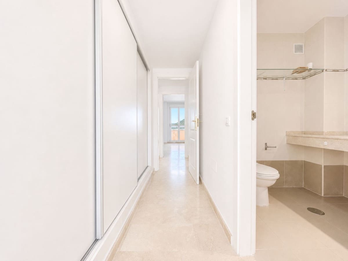 2 Zimmer Apartment zu verkaufen in La Duquesa / Puerto de la Duquesa mit Pool - 298.500 € (Ref: 9999925)