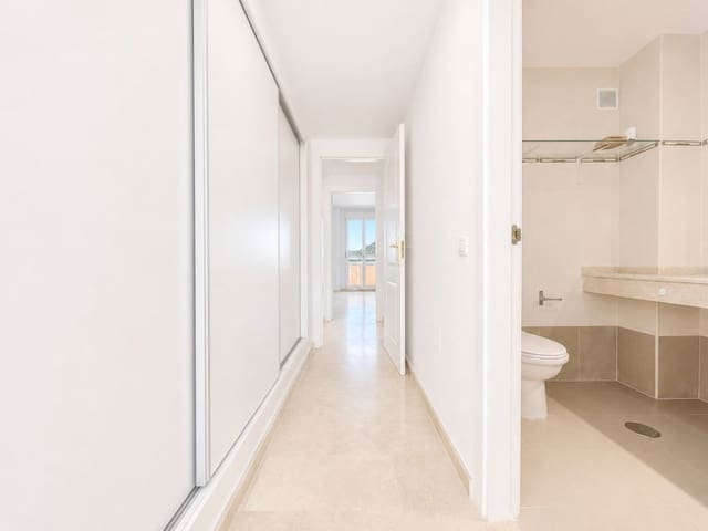 2 Zimmer Apartment zu verkaufen in La Duquesa / Puerto de la Duquesa, Manilva mit Pool - 298.500 € (Ref: 9999925)