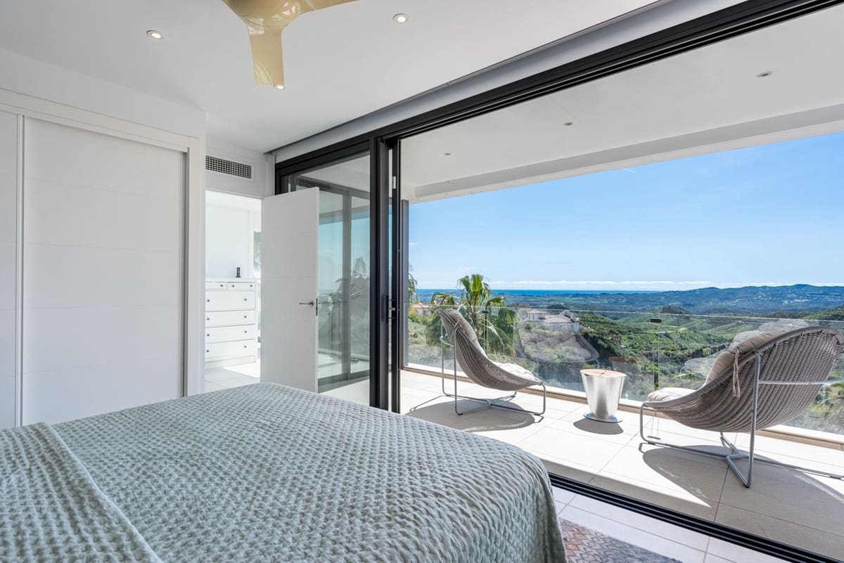 4 bedroom Villa for sale in Mijas with pool - € 1,749,000 (Ref: 9999926)
