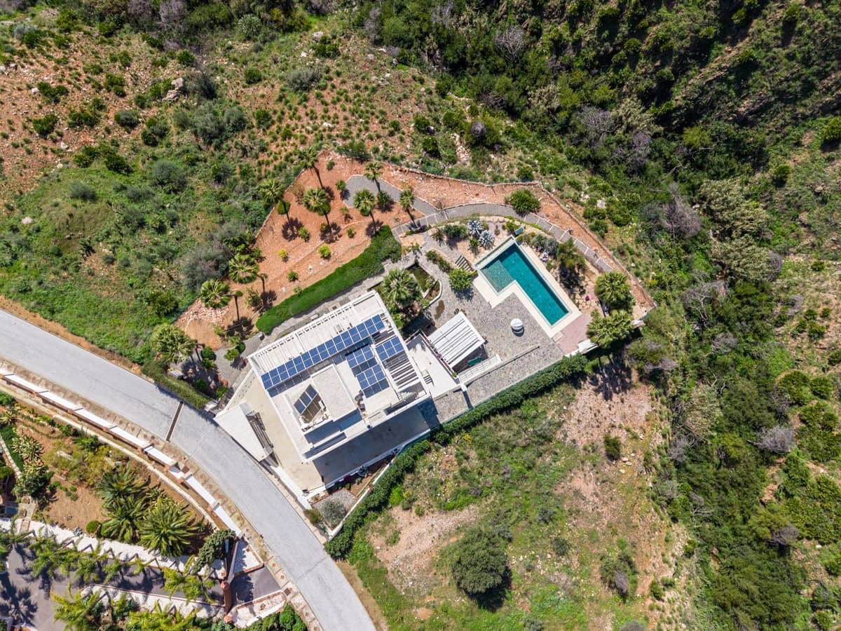4 bedroom Villa for sale in Mijas with pool - € 1,749,000 (Ref: 9999926)