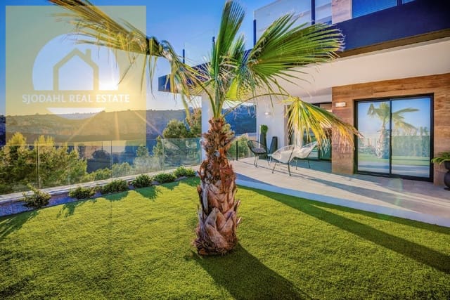 3 bedroom Apartment for sale in Moraira, Teulada-Moraira with pool - € 412,800 (Ref: 8660798)