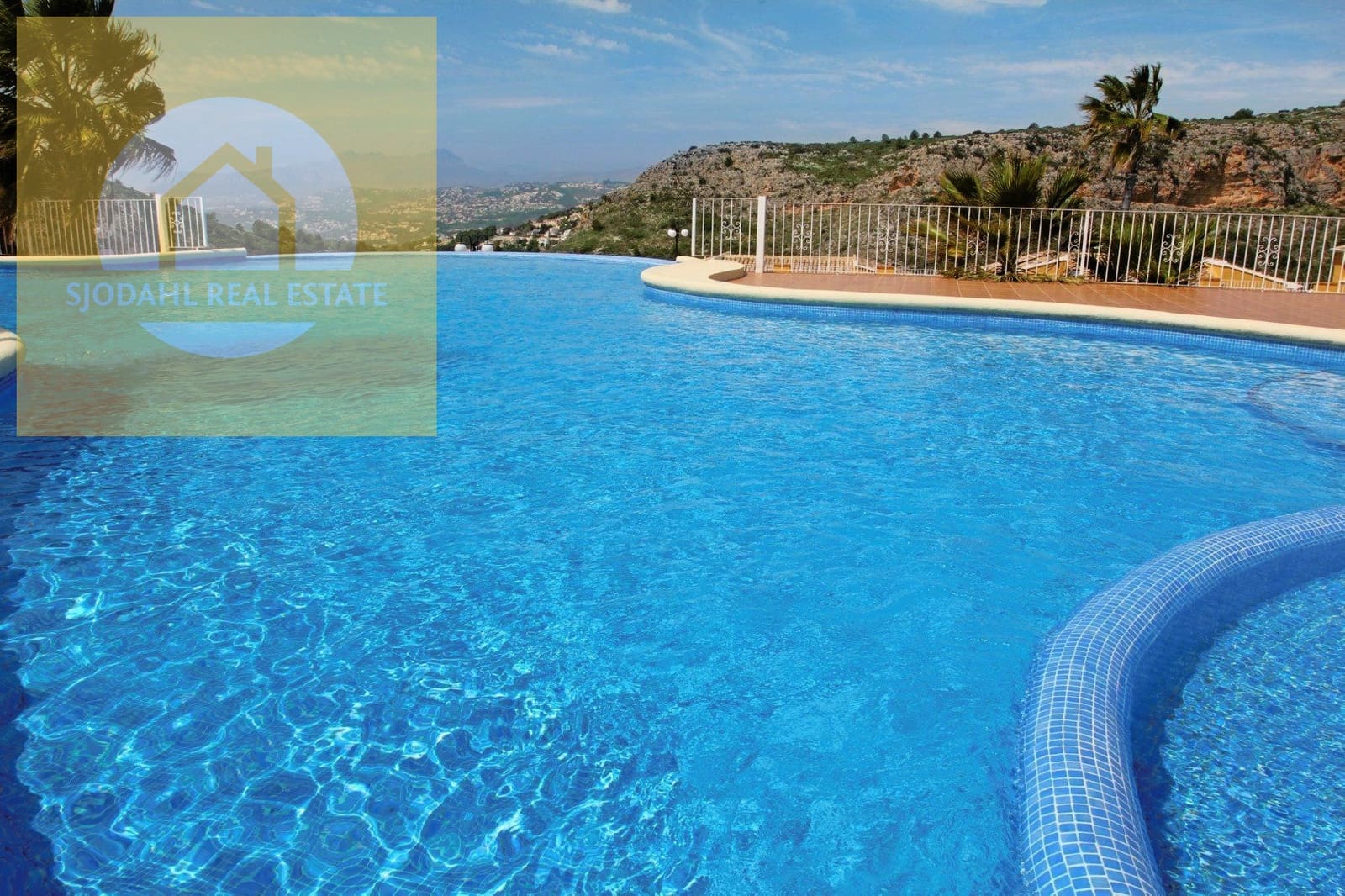 Apartamento de 3 habitaciones en Moraira en venta con piscina - 412.800 € (Ref: 8660798)