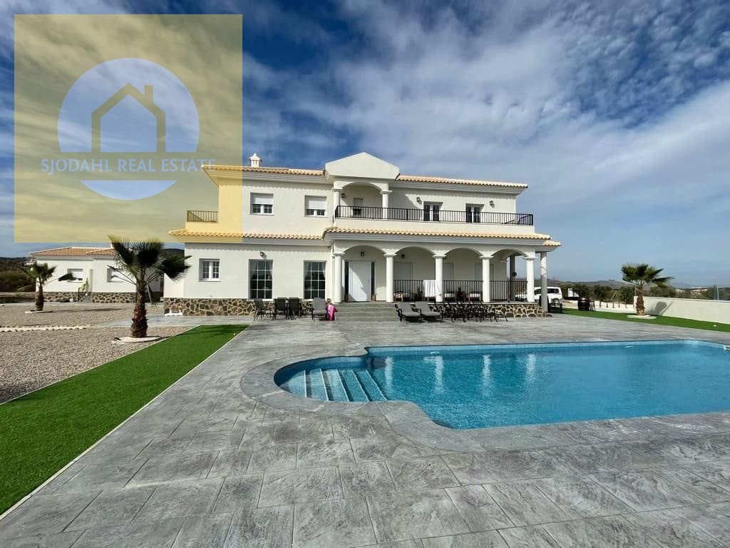 4 sovrum Villa till salu i Pinoso med pool - 450 000 € (Ref: 8718195)