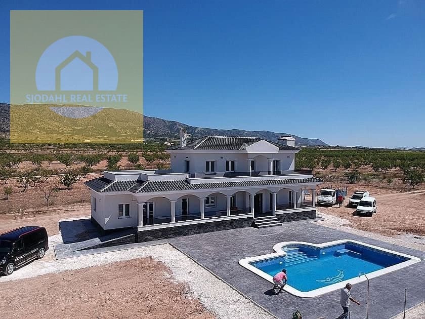 4 sovrum Villa till salu i Pinoso med pool - 450 000 € (Ref: 8718195)