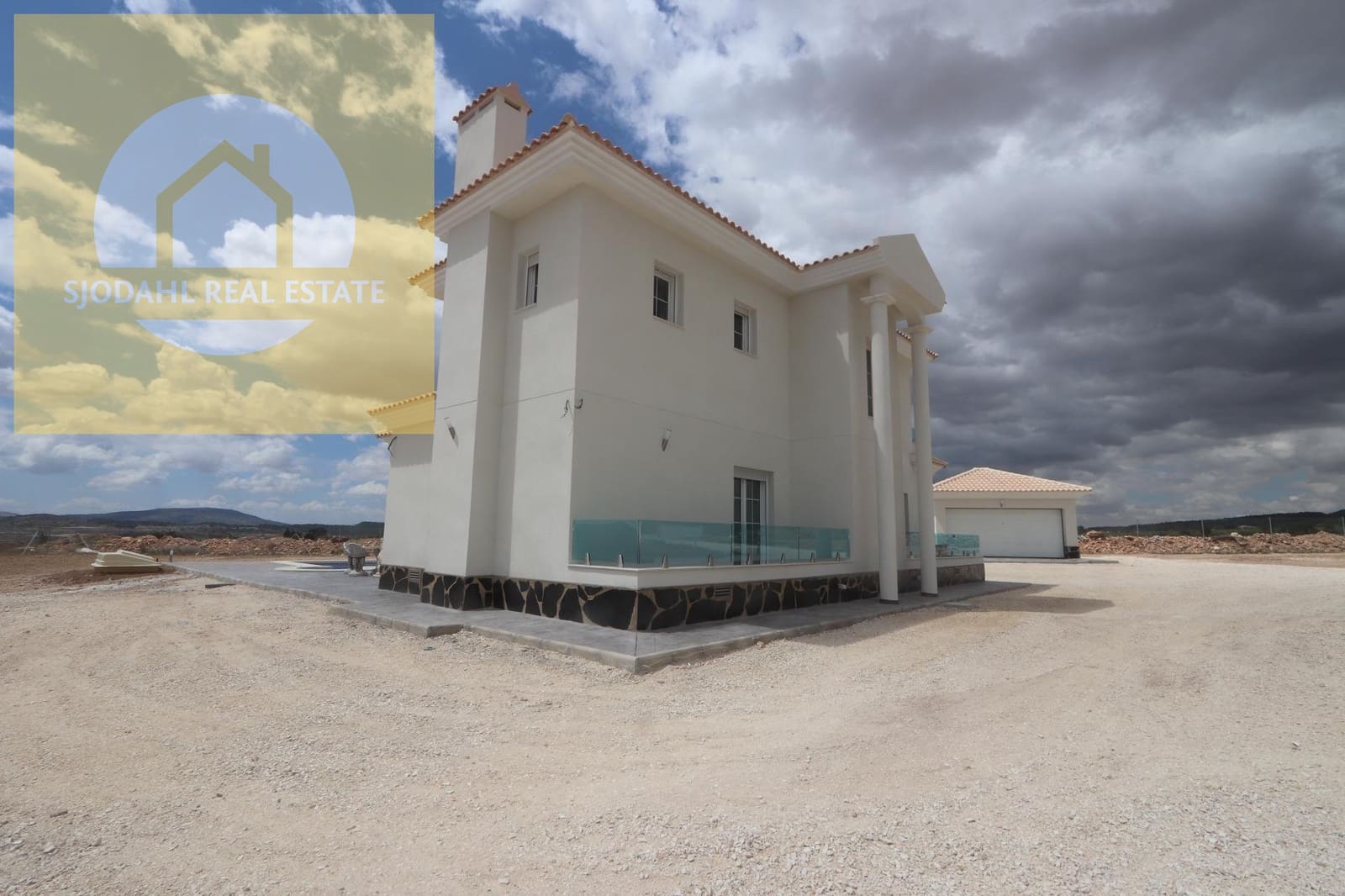 4 bedroom Villa for sale in Pinoso with pool garage - € 381,000 (Ref: 9199700)