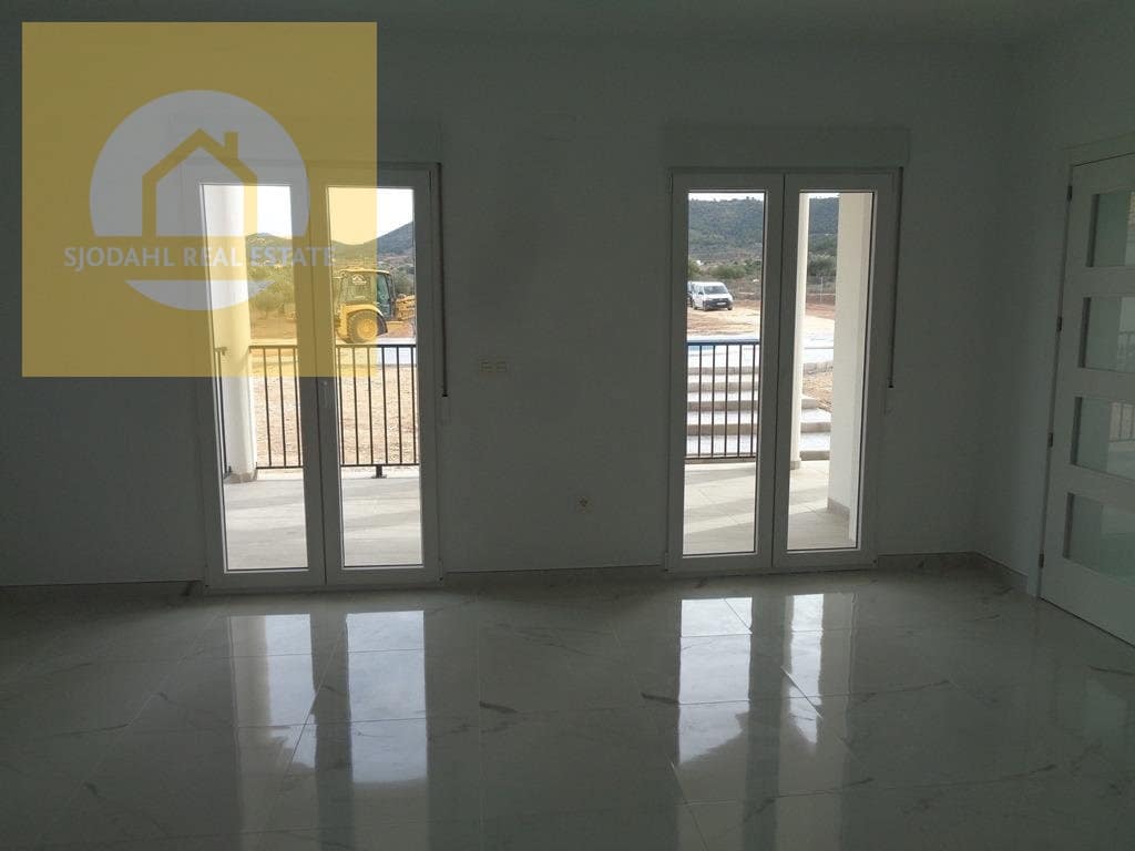 4 bedroom Villa for sale in Pinoso with pool garage - € 381,000 (Ref: 9199700)