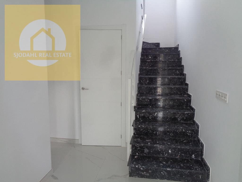 4 bedroom Villa for sale in Pinoso with pool garage - € 381,000 (Ref: 9199700)