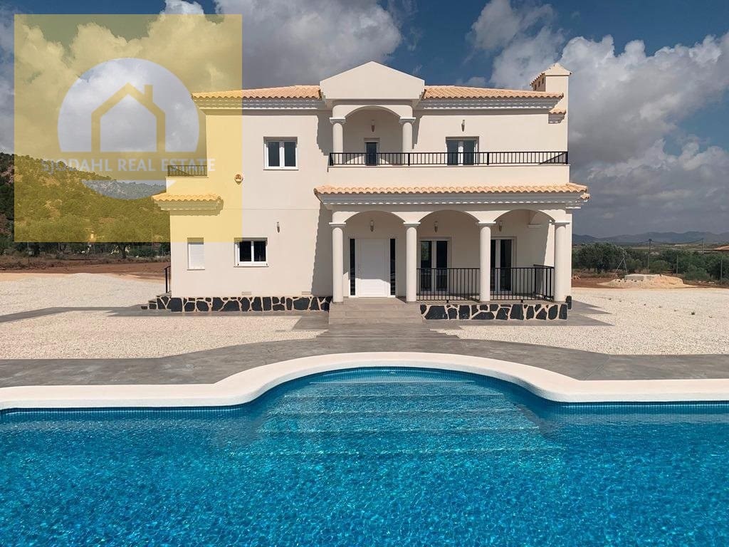 4 bedroom Villa for sale in Pinoso with pool garage - € 381,000 (Ref: 9199700)