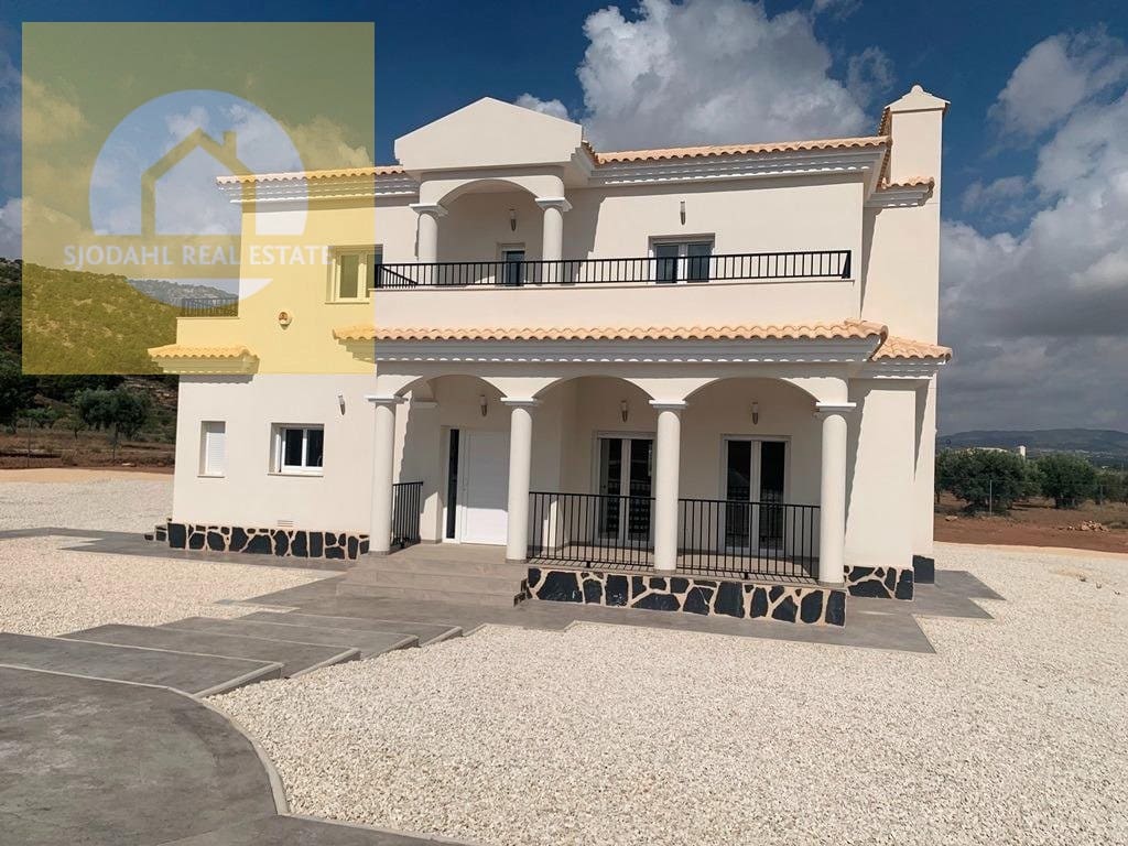4 bedroom Villa for sale in Pinoso with pool garage - € 381,000 (Ref: 9199700)