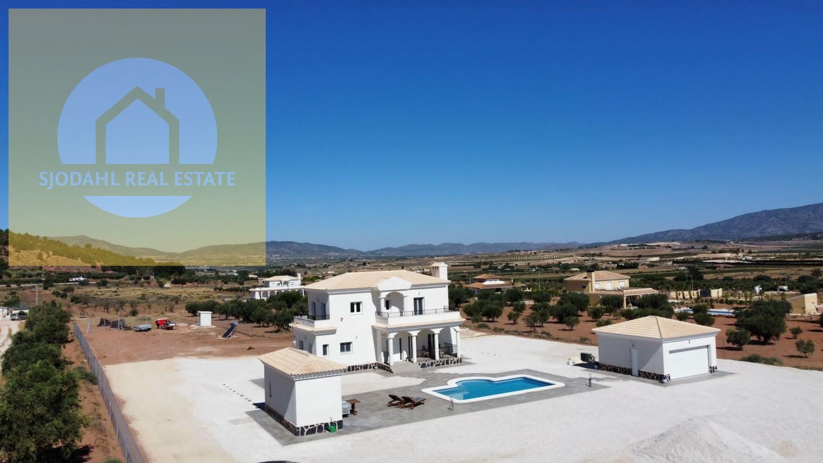 4 bedroom Villa for sale in Pinoso with pool garage - € 381,000 (Ref: 9199700)