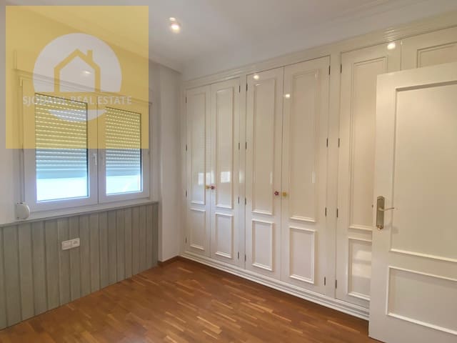 5 soveværelse Byhus til salg i El Campello med garage - € 776.000 (Ref: 9218738)