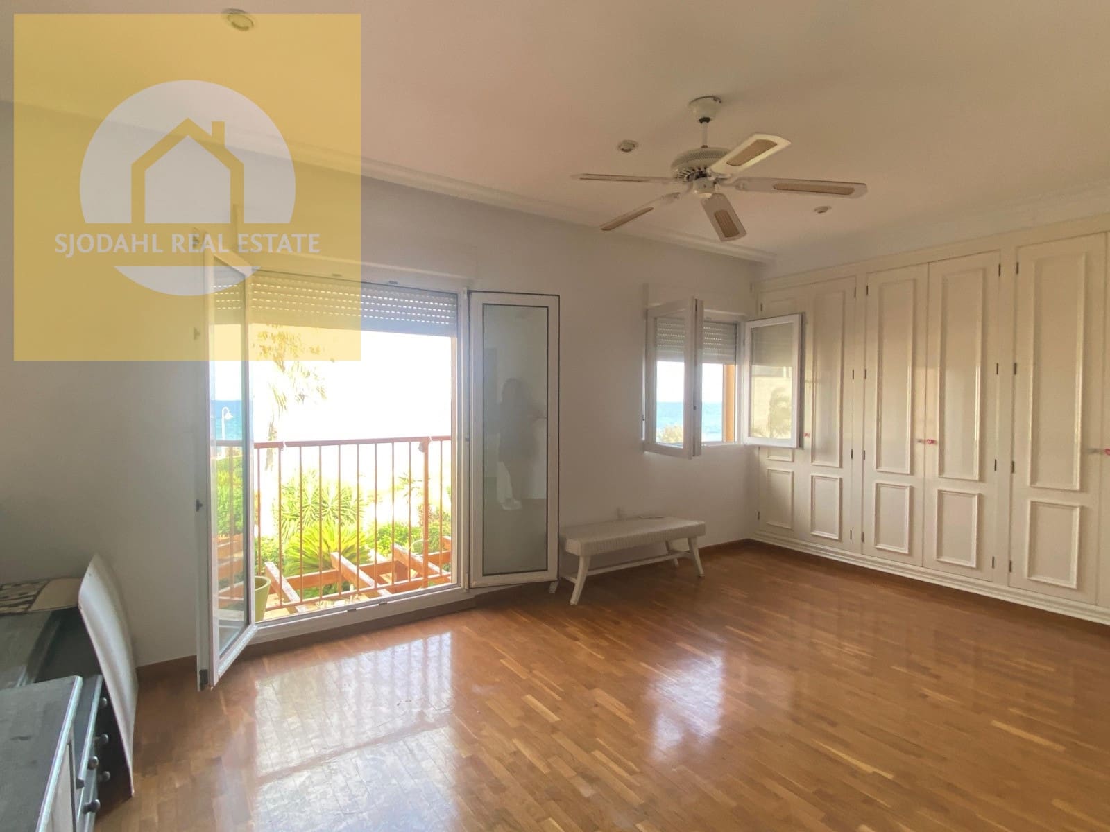 5 soveværelse Byhus til salg i El Campello med garage - € 776.000 (Ref: 9218738)