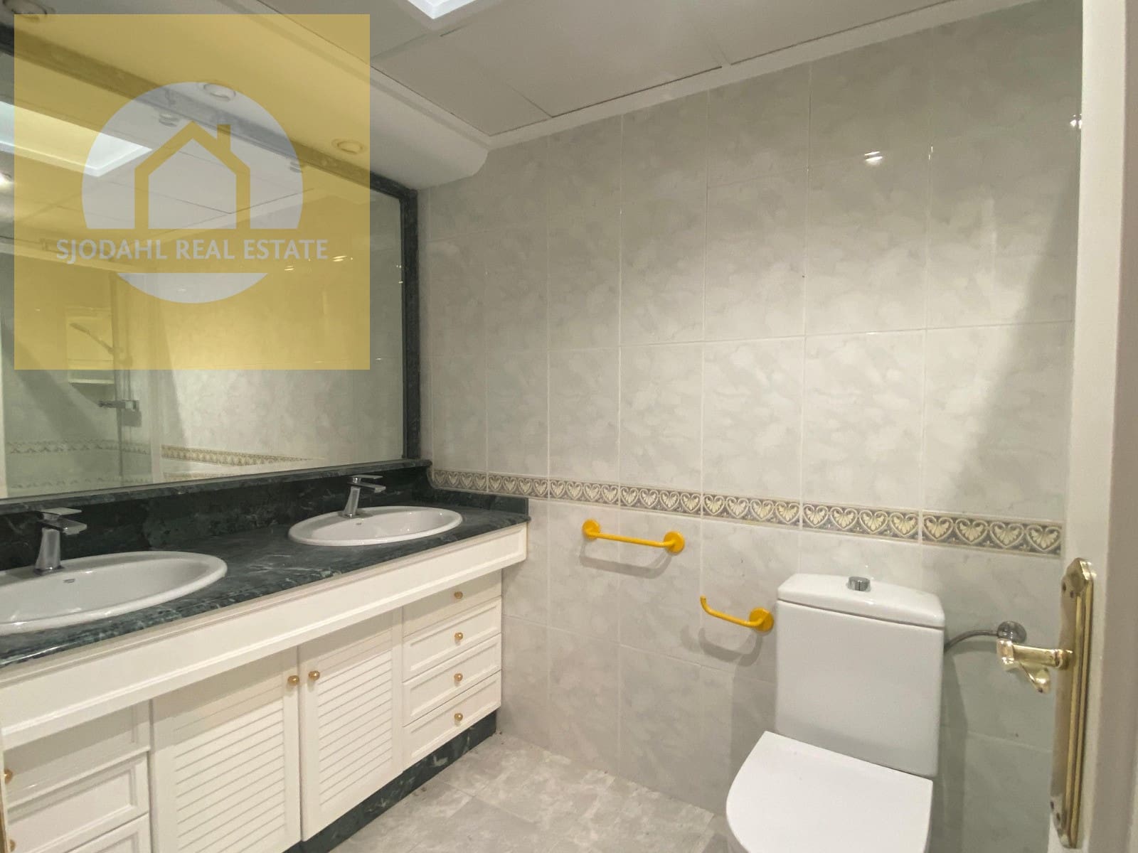 5 soveværelse Byhus til salg i El Campello med garage - € 776.000 (Ref: 9218738)