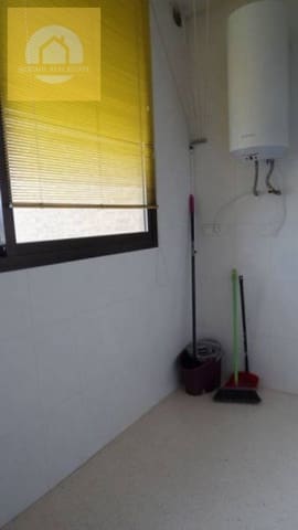 1 makuuhuone Huoneisto myytävänä paikassa Playa Poniente, Benidorm mukana uima-altaan 
autotalli - 315 000 € (Ref: 9235456)