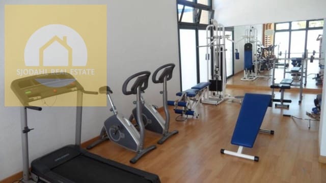 1 makuuhuone Huoneisto myytävänä paikassa Playa Poniente, Benidorm mukana uima-altaan 
autotalli - 315 000 € (Ref: 9235456)