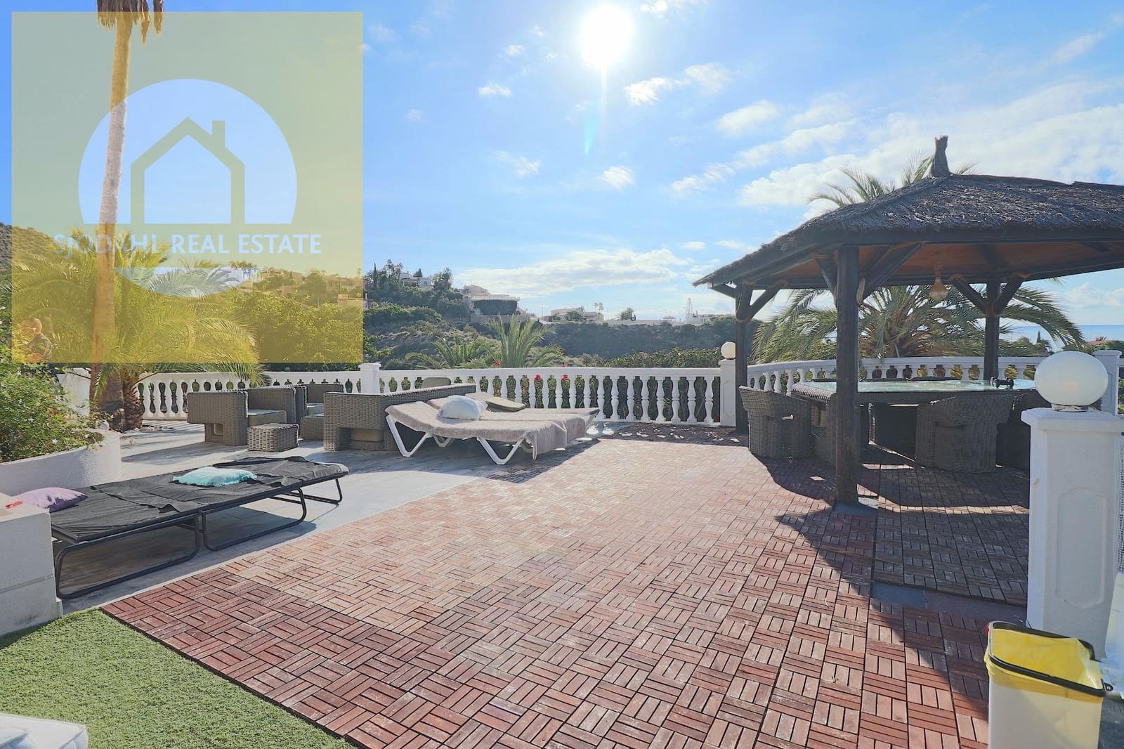 8 soveværelse Villa til salg i El Campello med swimmingpool garage - € 2.200.000 (Ref: 9235459)