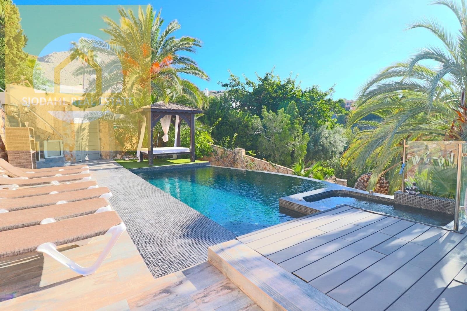 8 soveværelse Villa til salg i El Campello med swimmingpool garage - € 2.200.000 (Ref: 9235459)