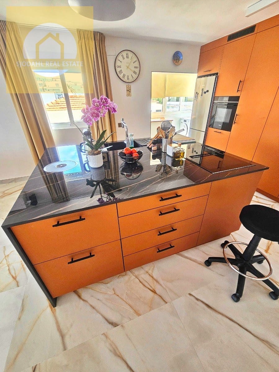 2 bedroom Apartment for sale in Altea with pool garage - € 659,000 (Ref: 9237256)