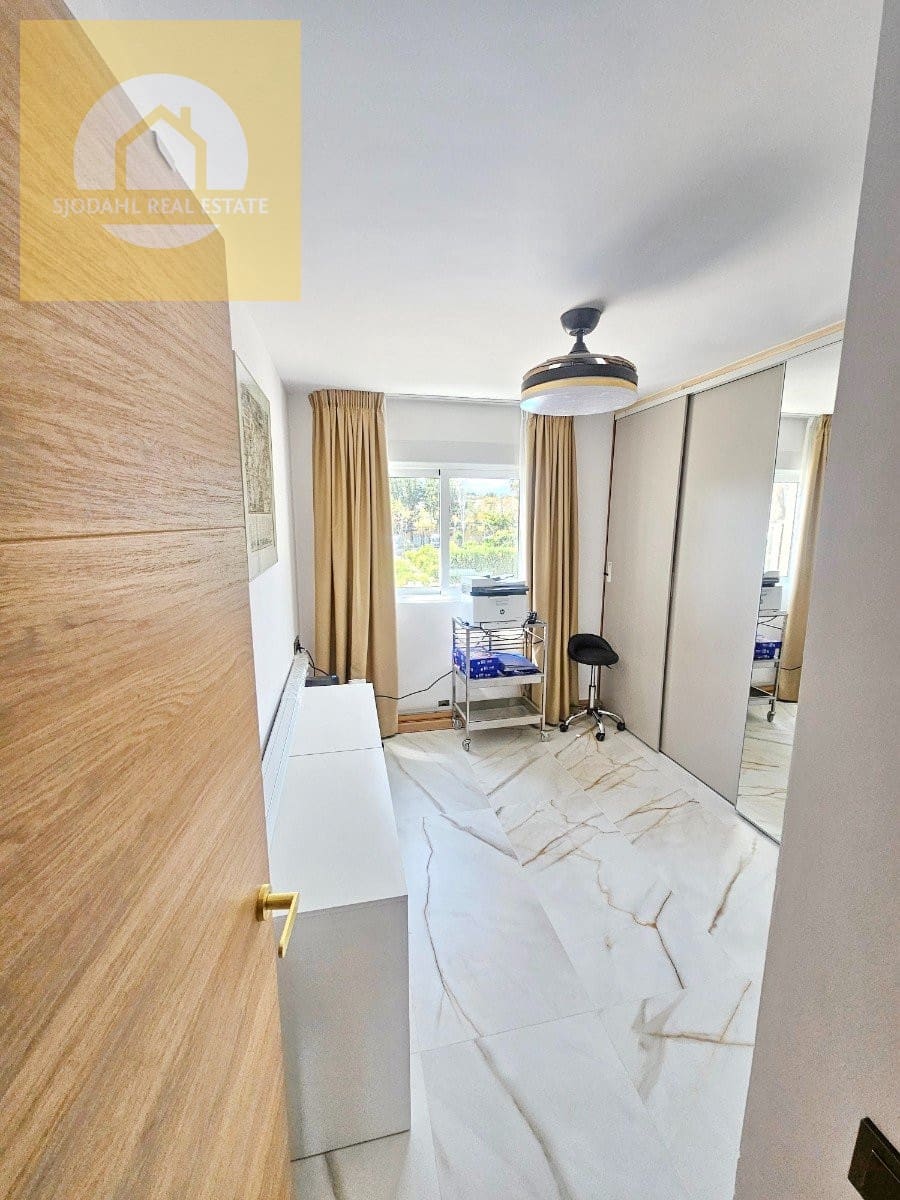 2 bedroom Apartment for sale in Altea with pool garage - € 659,000 (Ref: 9237256)