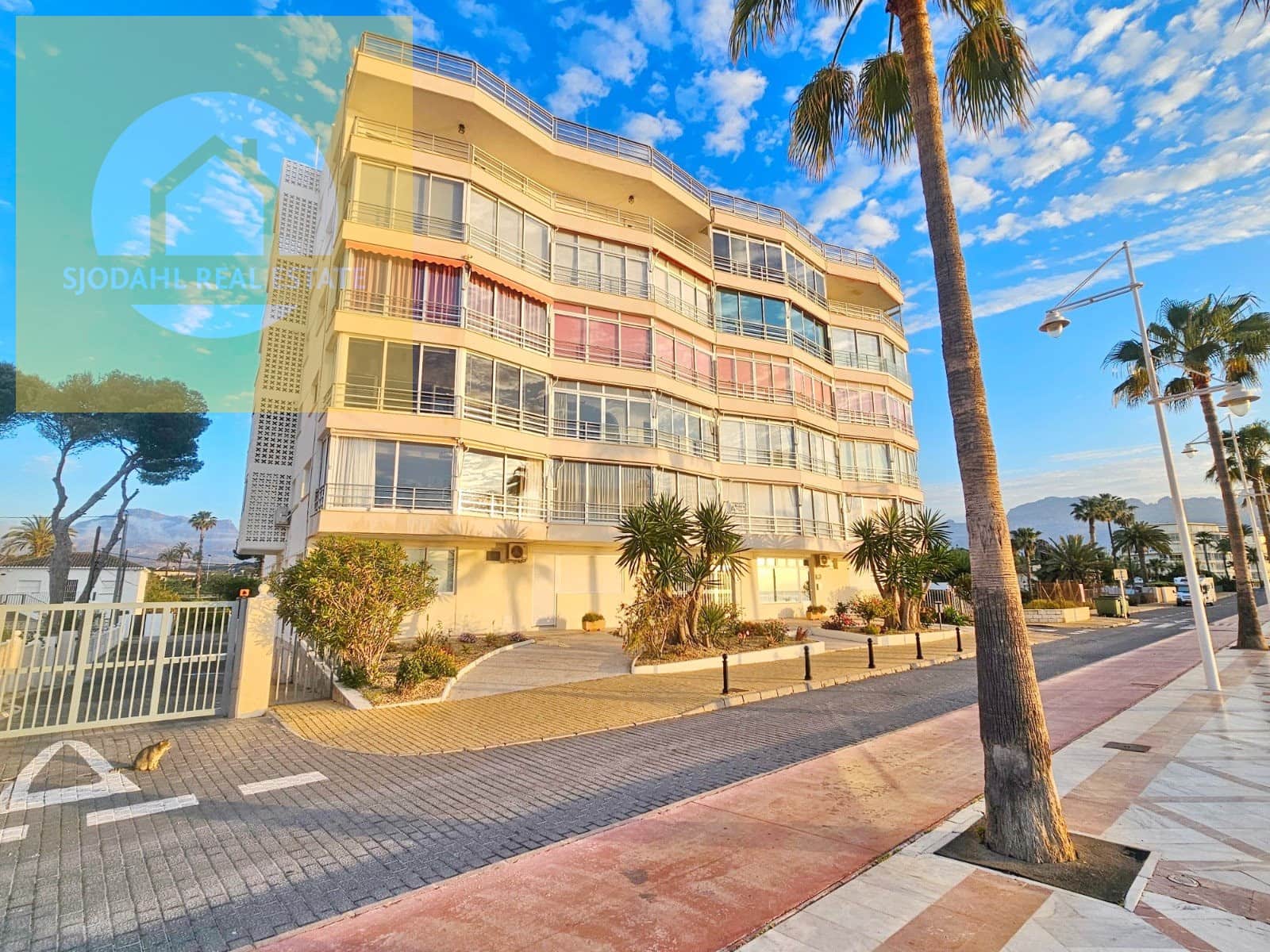 2 bedroom Apartment for sale in Altea with pool garage - € 659,000 (Ref: 9237256)