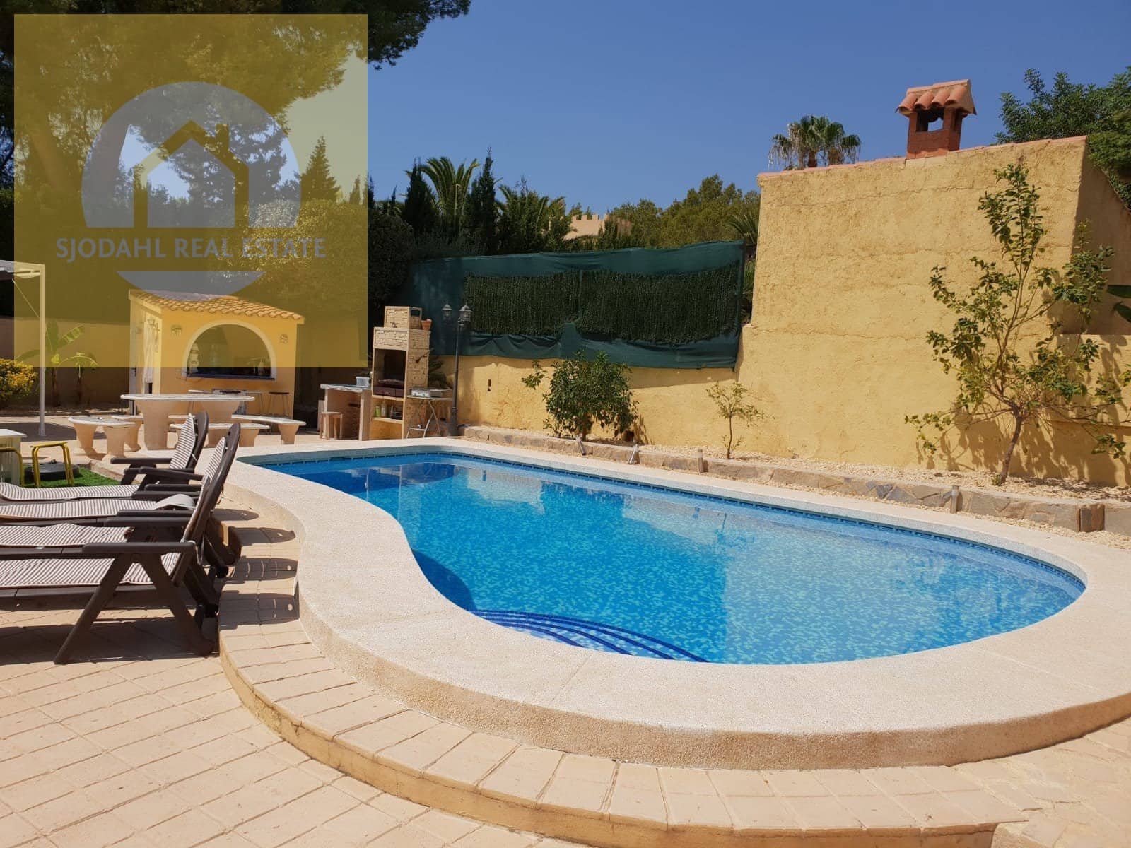 3 soveværelse Villa til salg i Alfaz del Pi / L'Alfas del Pi med swimmingpool - € 550.000 (Ref: 9237946)