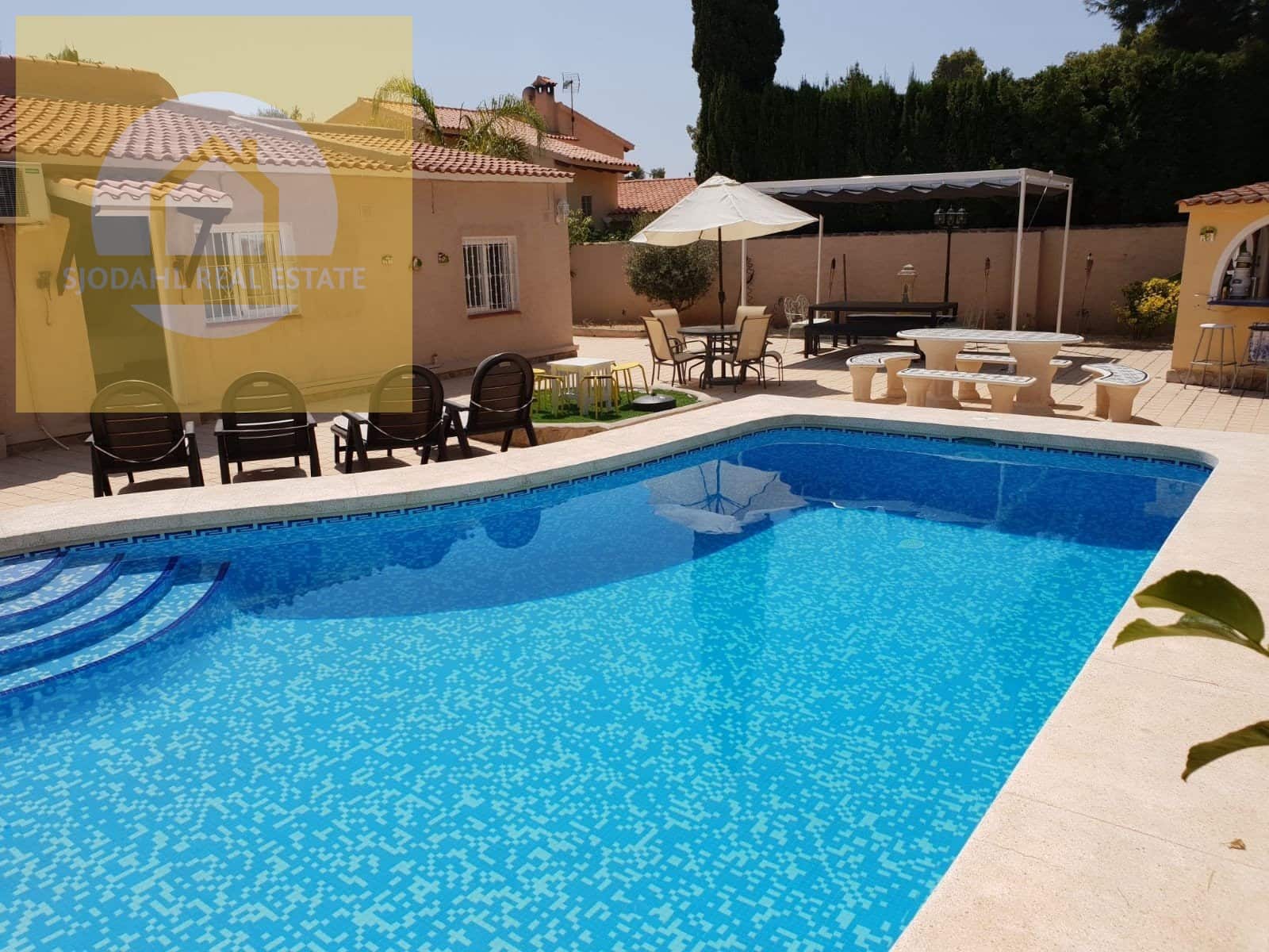 3 soveværelse Villa til salg i Alfaz del Pi / L'Alfas del Pi med swimmingpool - € 550.000 (Ref: 9237946)