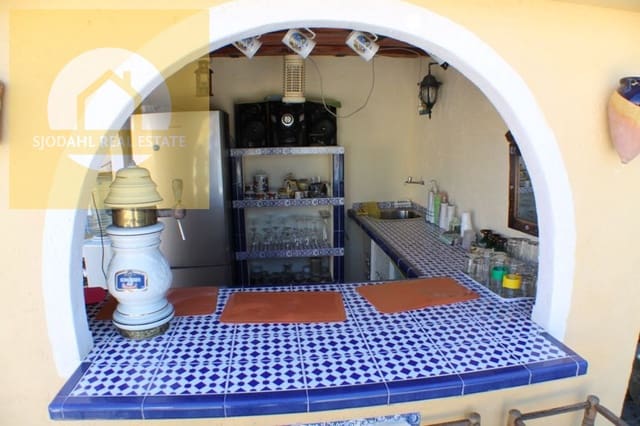 3 bedroom Villa for sale in Escandinavia - Cautivador, Alfaz del Pi / L'Alfàs del Pi with pool - € 550,000 (Ref: 9237946)