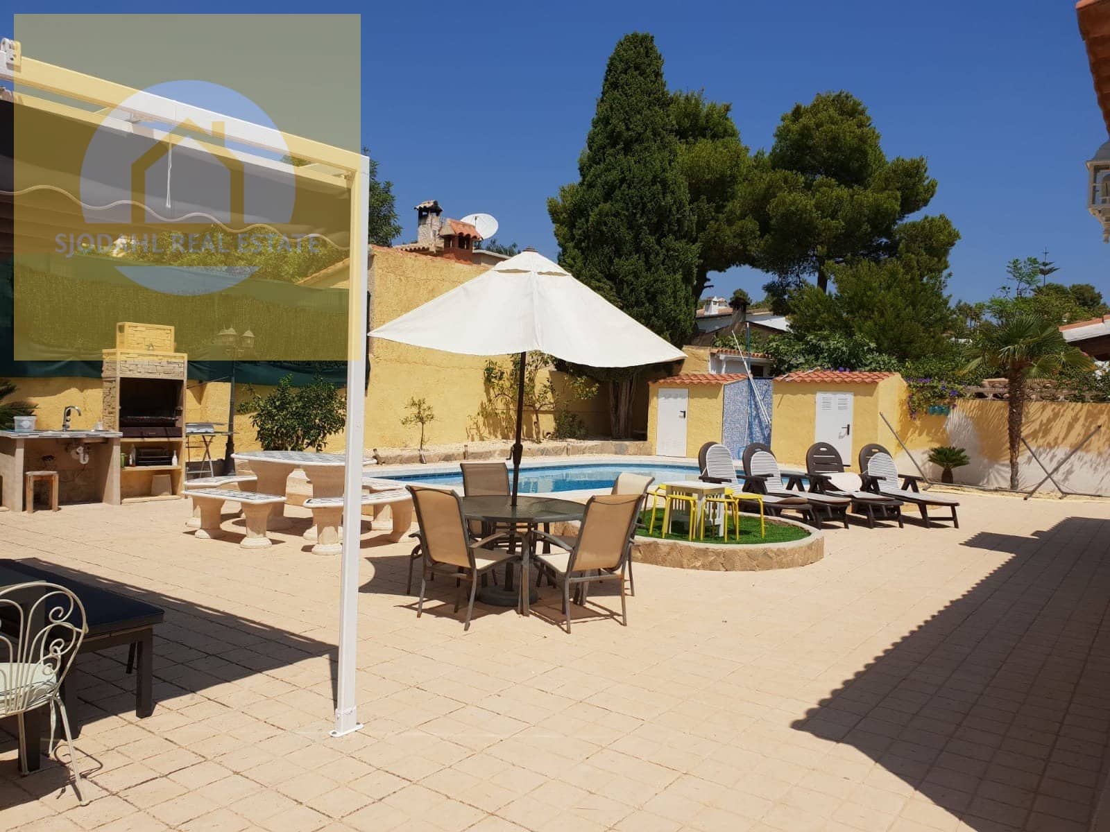 3 soveværelse Villa til salg i Alfaz del Pi / L'Alfas del Pi med swimmingpool - € 550.000 (Ref: 9237946)