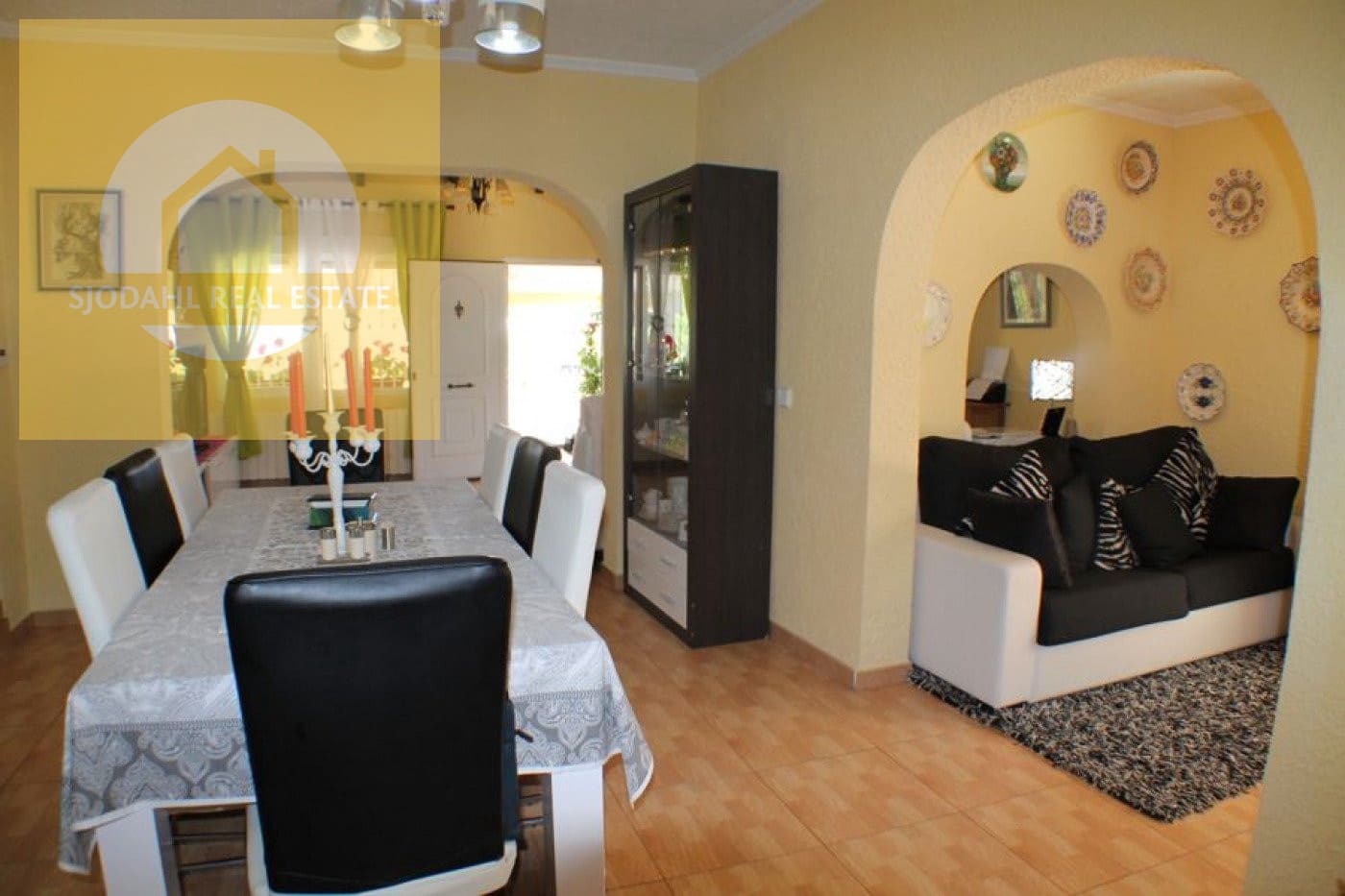 3 soveværelse Villa til salg i Alfaz del Pi / L'Alfas del Pi med swimmingpool - € 550.000 (Ref: 9237946)