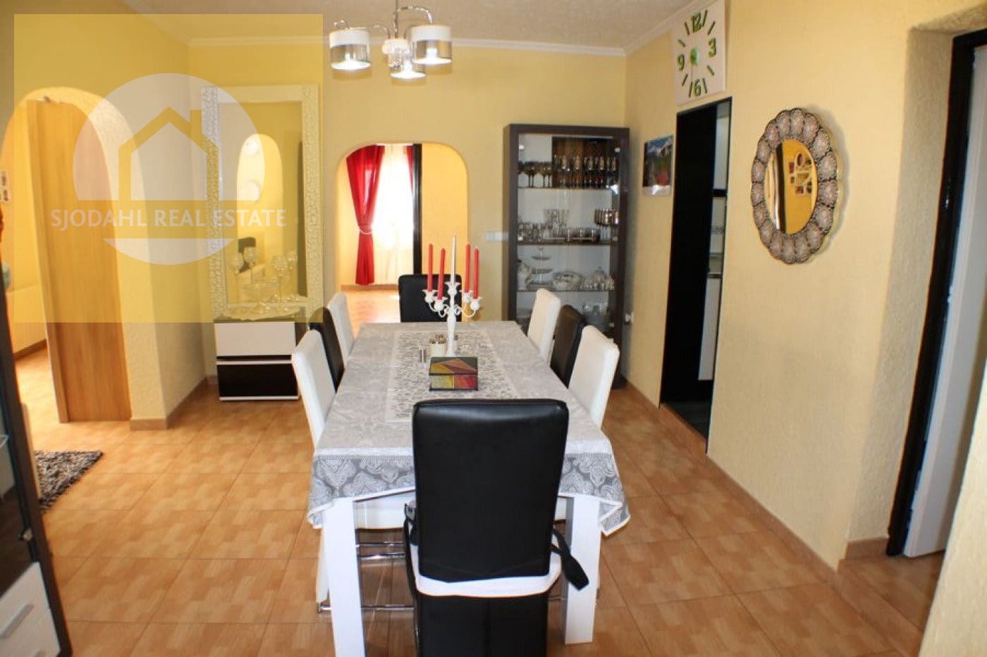 3 soveværelse Villa til salg i Alfaz del Pi / L'Alfas del Pi med swimmingpool - € 550.000 (Ref: 9237946)