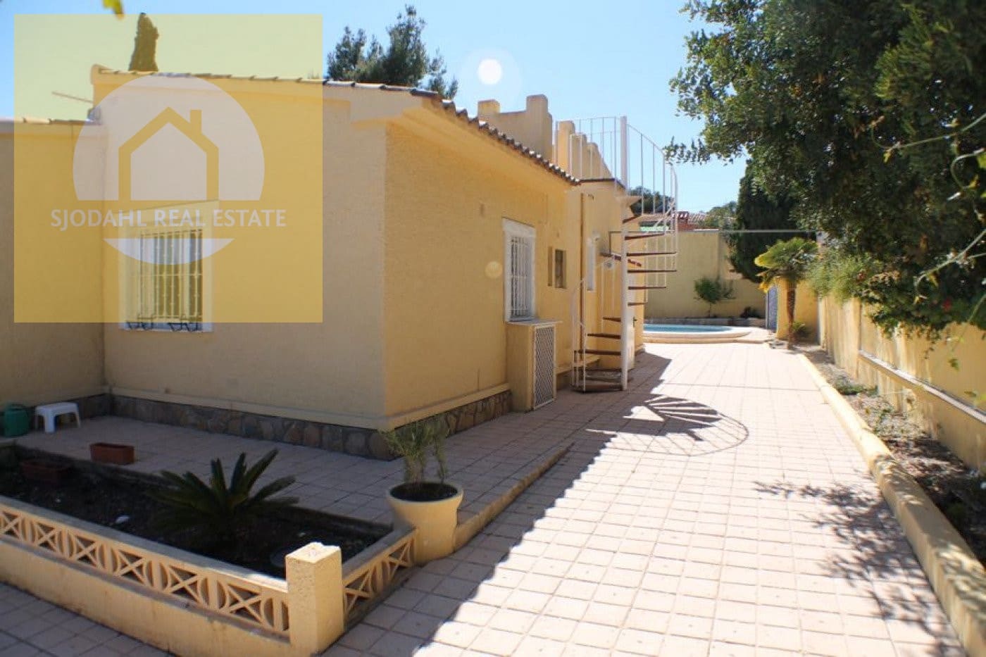 3 soveværelse Villa til salg i Alfaz del Pi / L'Alfas del Pi med swimmingpool - € 550.000 (Ref: 9237946)