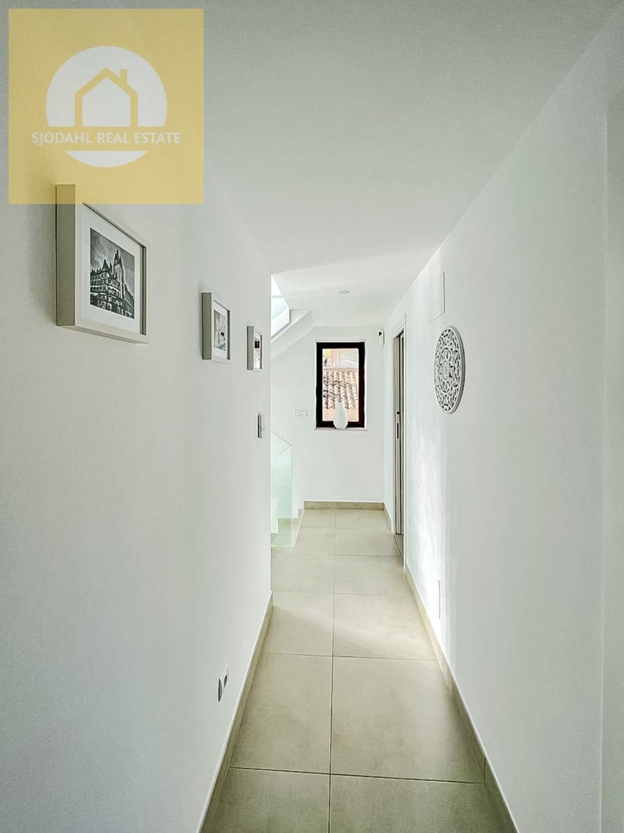 4 bedroom Villa for sale in La Nucia with pool garage - € 580,000 (Ref: 9240913)