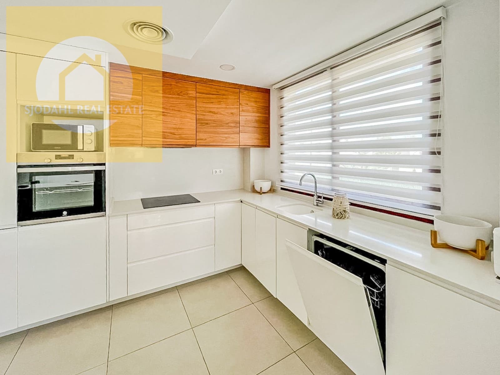 4 bedroom Villa for sale in La Nucia with pool garage - € 580,000 (Ref: 9240913)