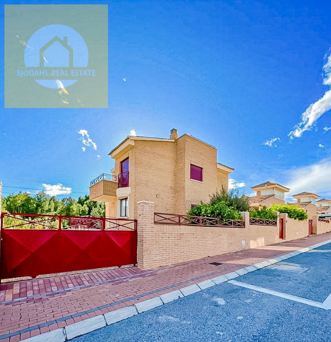 4 bedroom Villa for sale in La Nucia with pool garage - € 580,000 (Ref: 9240913)