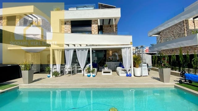 4 makuuhuone Huvila myytävänä paikassa Balcón de Finestrat - Terra Marina, Finestrat mukana uima-altaan 
autotalli - 799 000 € (Ref: 9240914)