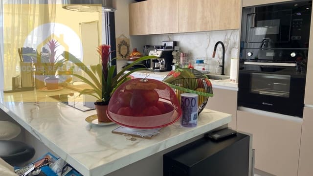 4 makuuhuone Huvila myytävänä paikassa Balcón de Finestrat - Terra Marina, Finestrat mukana uima-altaan 
autotalli - 799 000 € (Ref: 9240914)