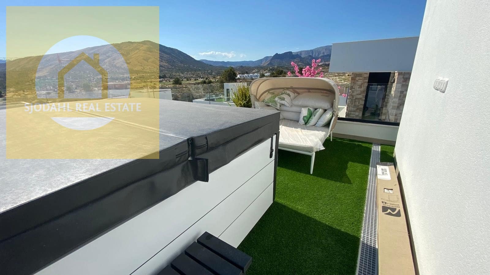 4 makuuhuone Huvila myytävänä paikassa Finestrat mukana uima-altaan 
autotalli - 799 000 € (Ref: 9240914)