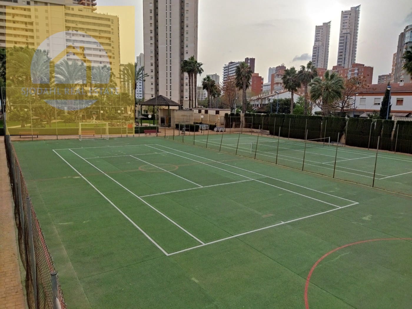 3 makuuhuone Huoneisto myytävänä paikassa Benidorm mukana uima-altaan 
autotalli - 495 000 € (Ref: 9242256)