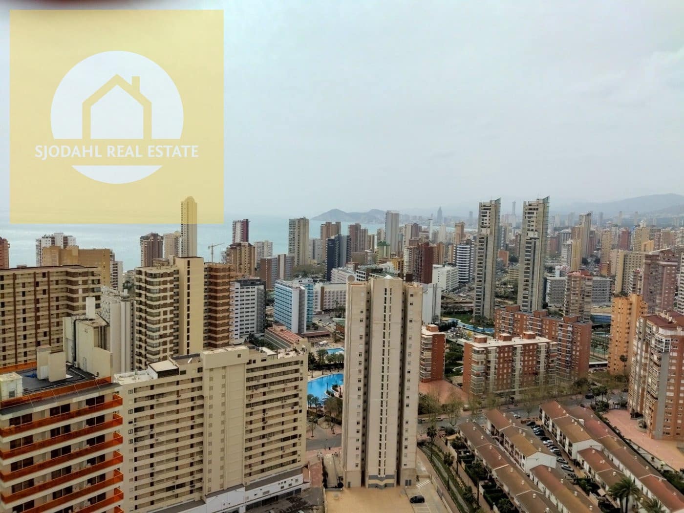 3 makuuhuone Huoneisto myytävänä paikassa Benidorm mukana uima-altaan 
autotalli - 495 000 € (Ref: 9242256)