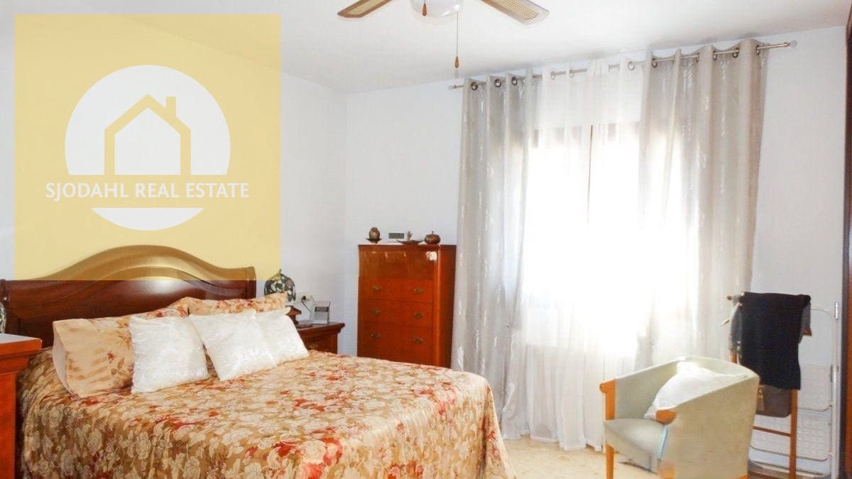 4 soveværelse Villa til salg i Benidorm med swimmingpool garage - € 640.000 (Ref: 9242257)