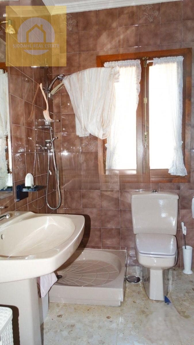 4 soveværelse Villa til salg i Benidorm med swimmingpool garage - € 640.000 (Ref: 9242257)