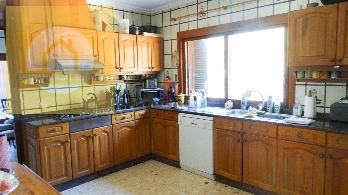 4 soveværelse Villa til salg i Benidorm med swimmingpool garage - € 640.000 (Ref: 9242257)