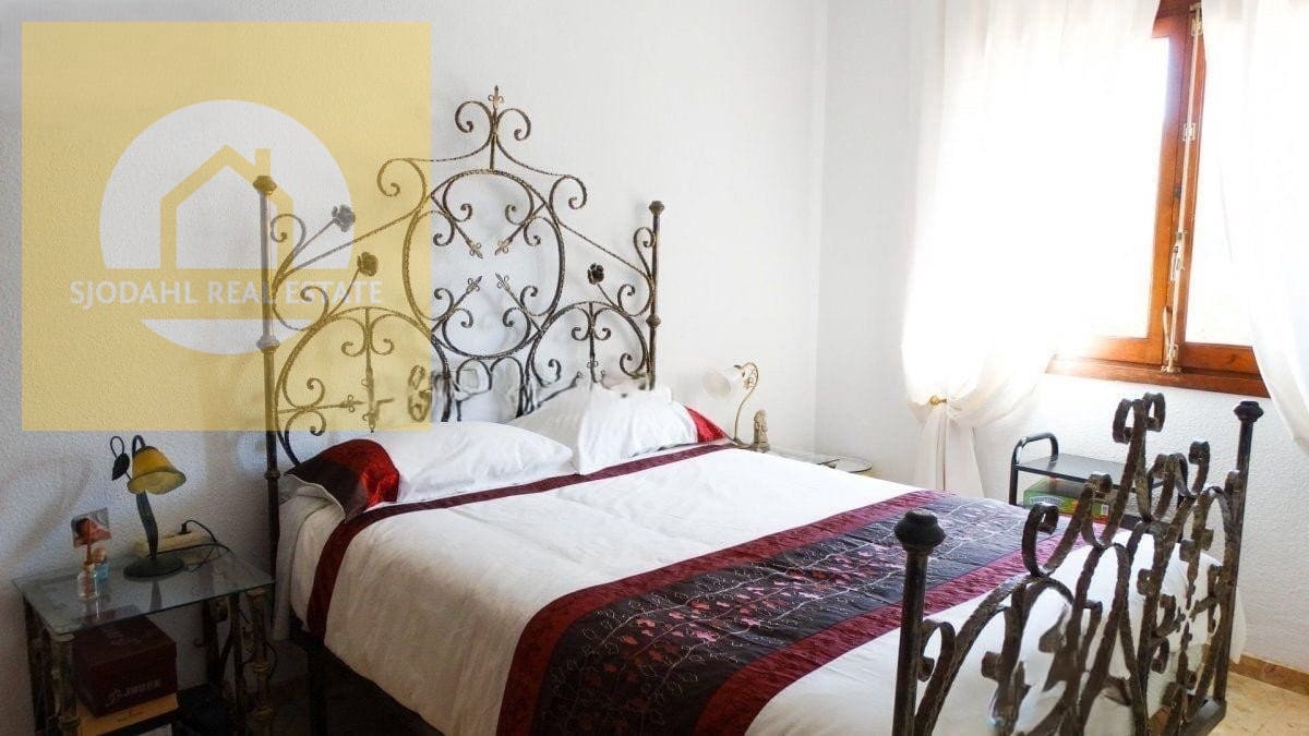 4 soveværelse Villa til salg i Benidorm med swimmingpool garage - € 640.000 (Ref: 9242257)