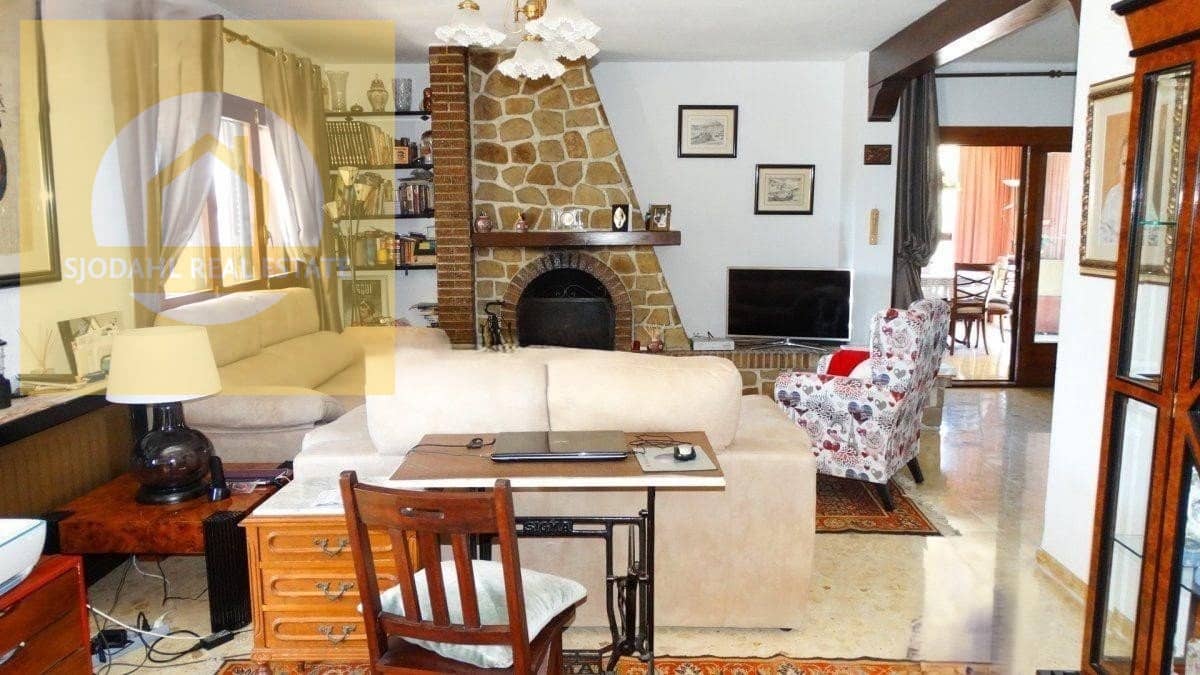 4 soveværelse Villa til salg i Benidorm med swimmingpool garage - € 640.000 (Ref: 9242257)