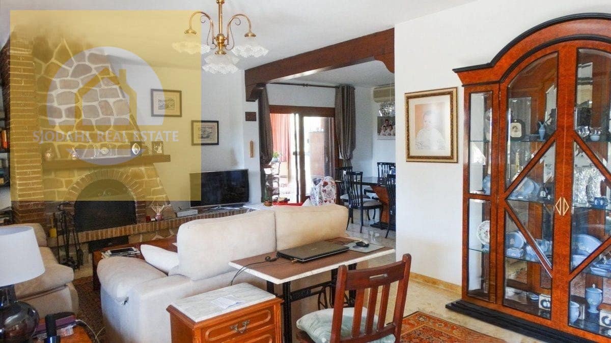 4 soveværelse Villa til salg i Benidorm med swimmingpool garage - € 640.000 (Ref: 9242257)